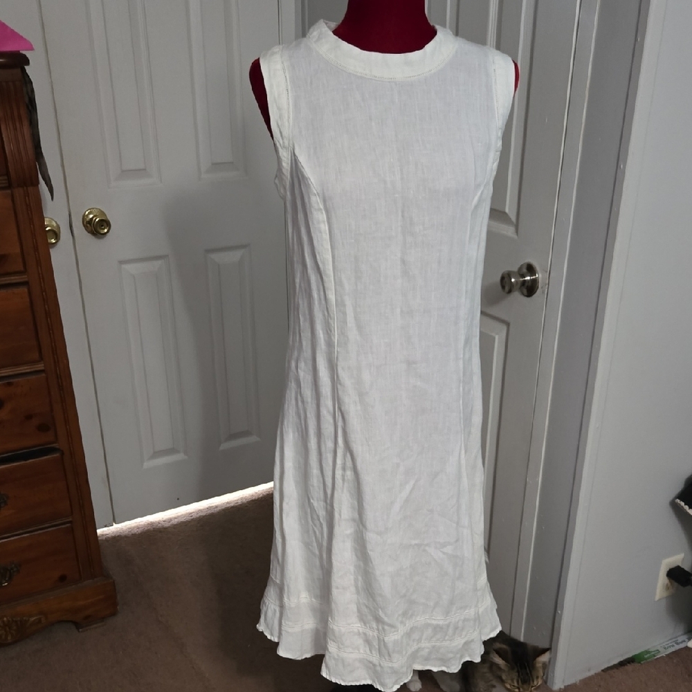 Chic White Sleeveless Midi Dress